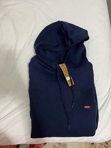 Levis sweat