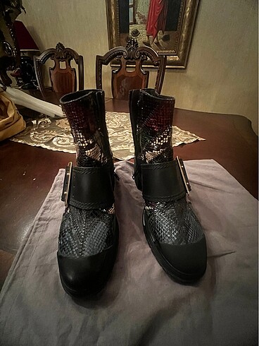 39 Beden Burberry orjinal bot