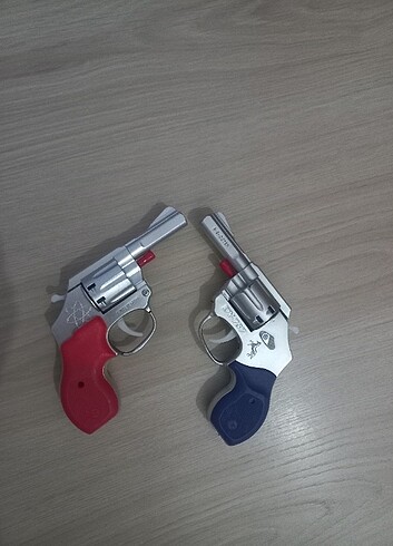  3 adet silah