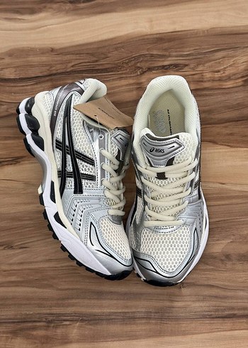 Asics Beyaz Gri Spor Ayakkabı
