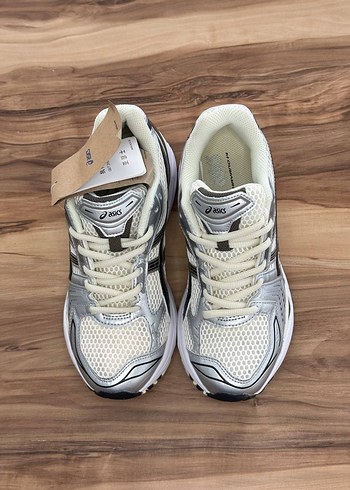 39 Beden Asics Beyaz Gri Spor Ayakkabı