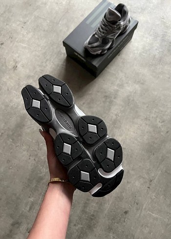 New Balance 9060 "Inside Voices x Grey" Unisex - Görsel 3