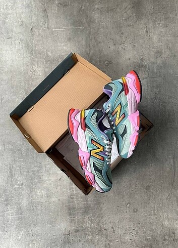 38 Beden New Balance 9060 Warped