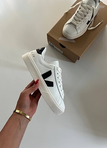 Veja White Sneaker