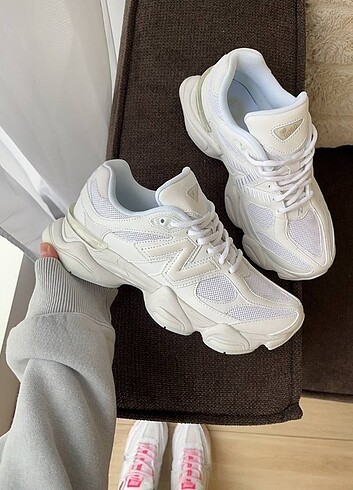 38 Beden beyaz Renk New Balance 9060 Triple White