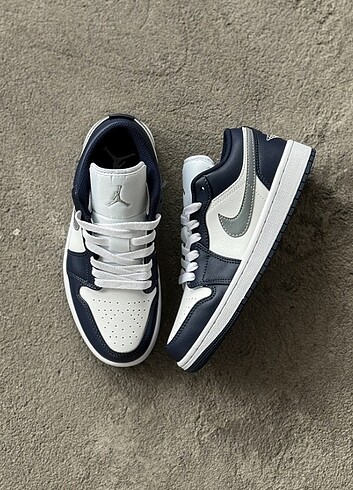 Nike Air Jordan 1 Low Midnight Navy 