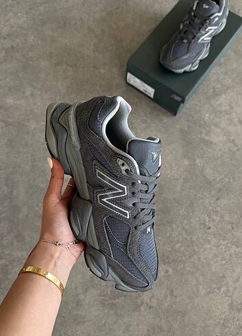 New Balance 9060 Magnet