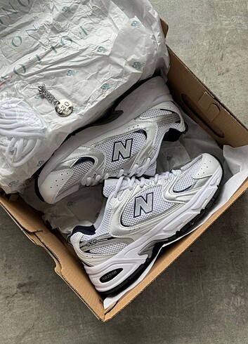 New Balance 530