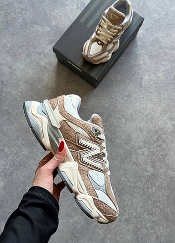 New Balance 9060 Driftwood