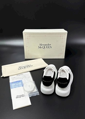 Alexander McQueen Alexander McQueen Black Unisex Sneakers
