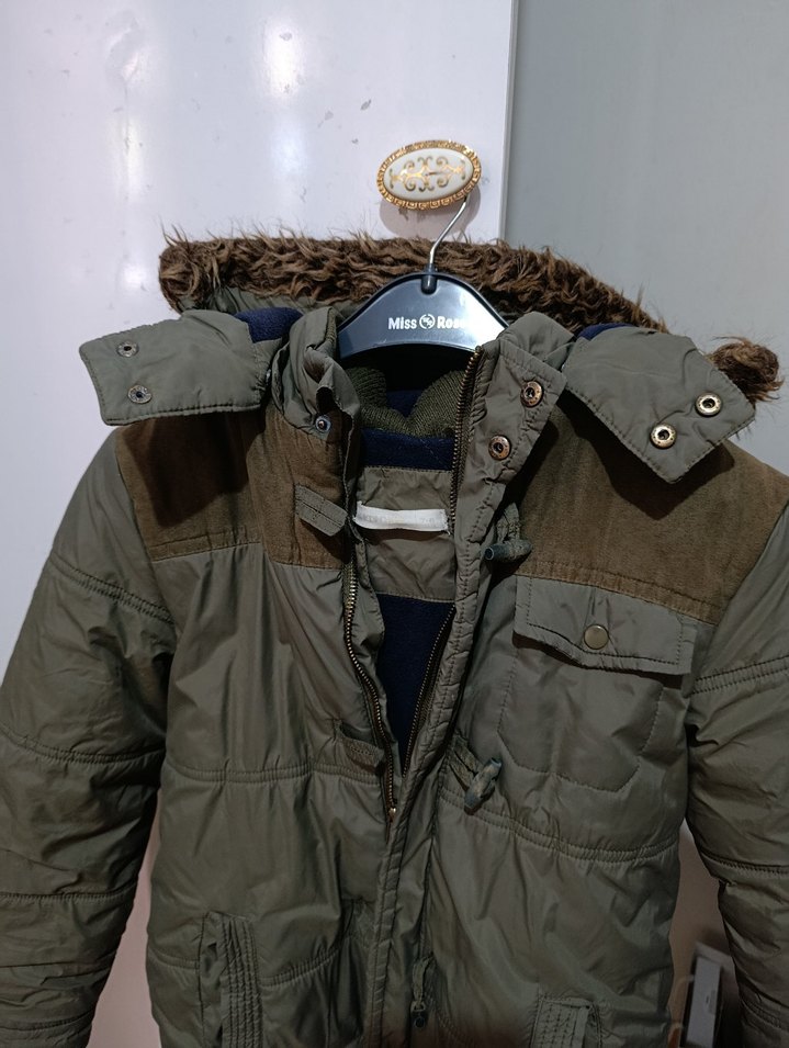 7-8 yaş Erkek Çocuk  koton marka mont l0
ç)) 9]] - Görsel 2