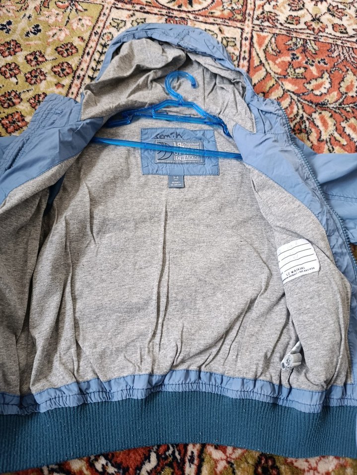 ÇOK TEMİZ 3-4 yaş Kapüşonlu Mavi Erkek Çocuk Mont - Görsel 5