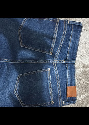 Bershka BERSHKA JEAN YIRTIK PAÇA