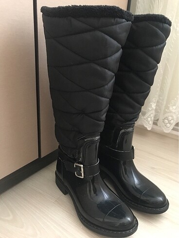 Kadın çizme