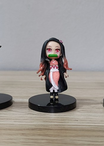 Çok Renkli Karanlık Temalı Aksiyon Figürleri - Görsel 3