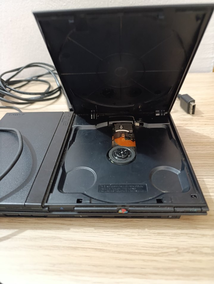 Sony PlayStation 2 Oyun Konsolu ve Kablolar - Görsel 3