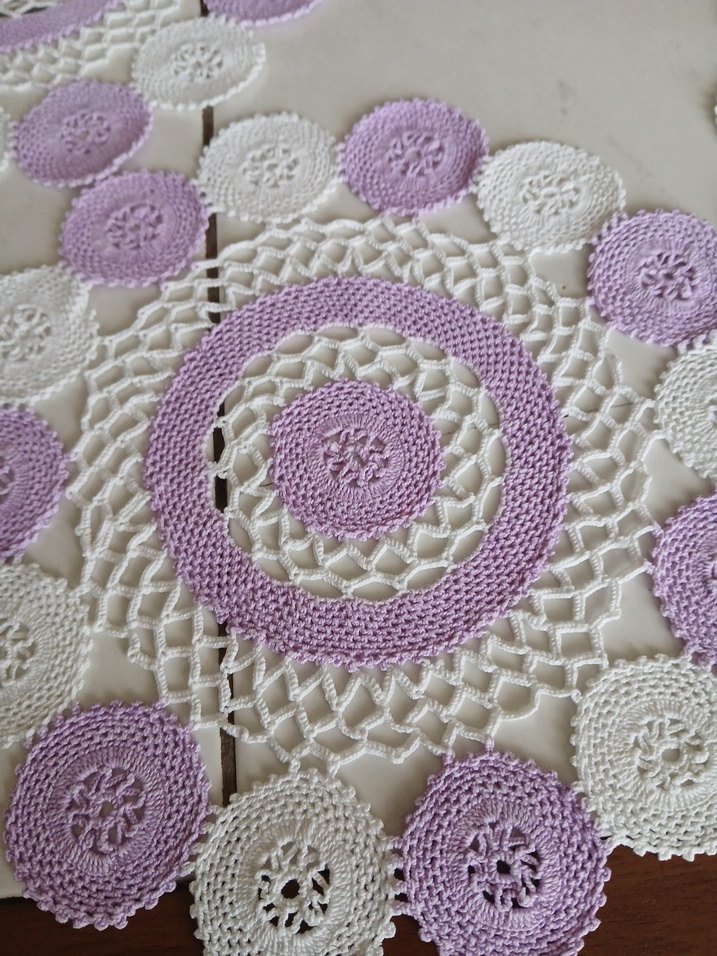 Mor Beyaz El Örgüsü yuvarlak peçete - Görsel 4
