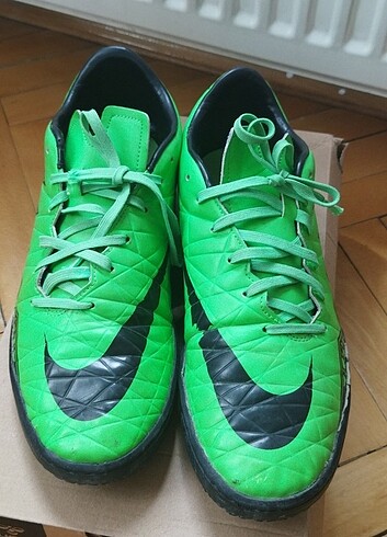 Nike halisaha erkek ayakkabisi.43 numara