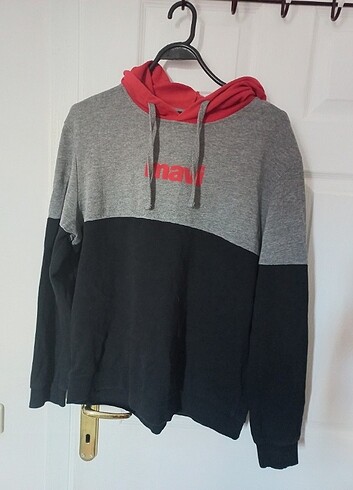 Kapuşonlu sweatshirt
