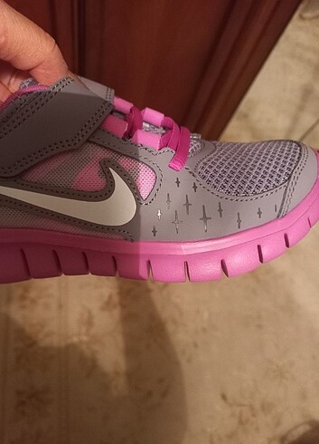 33 Beden Nike kız çocuk spor ayakkabı
