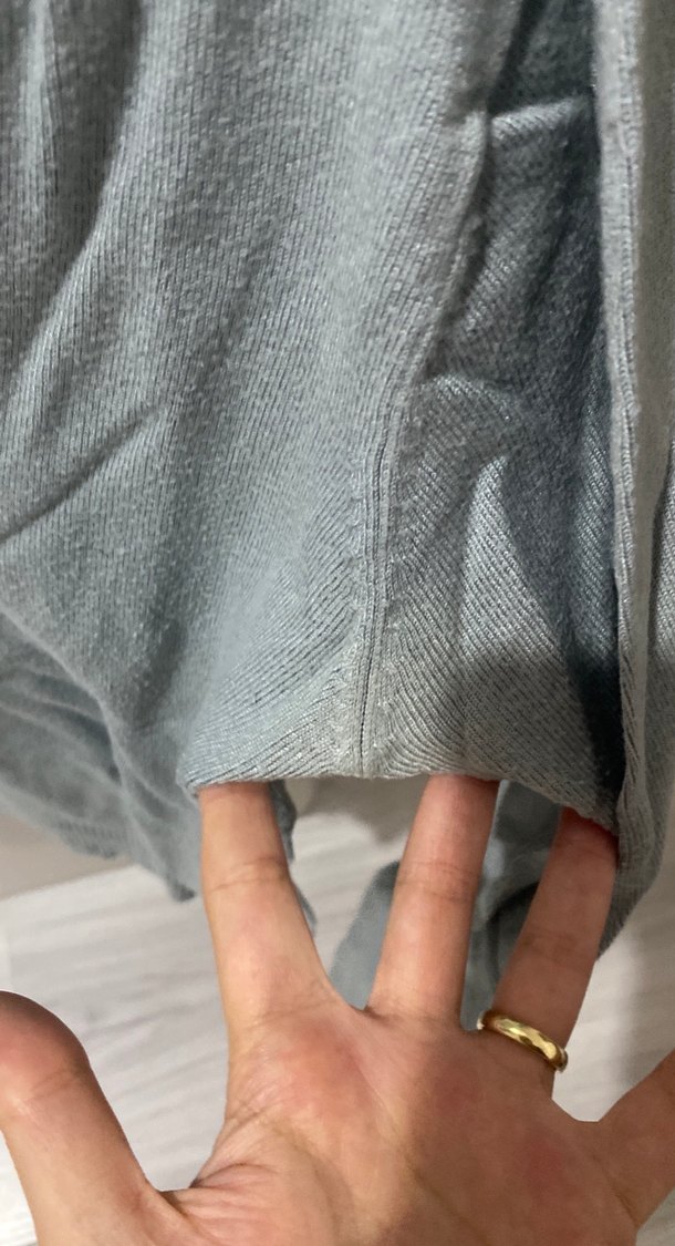 Gri V Yakalı Kadın Triko - Görsel 3