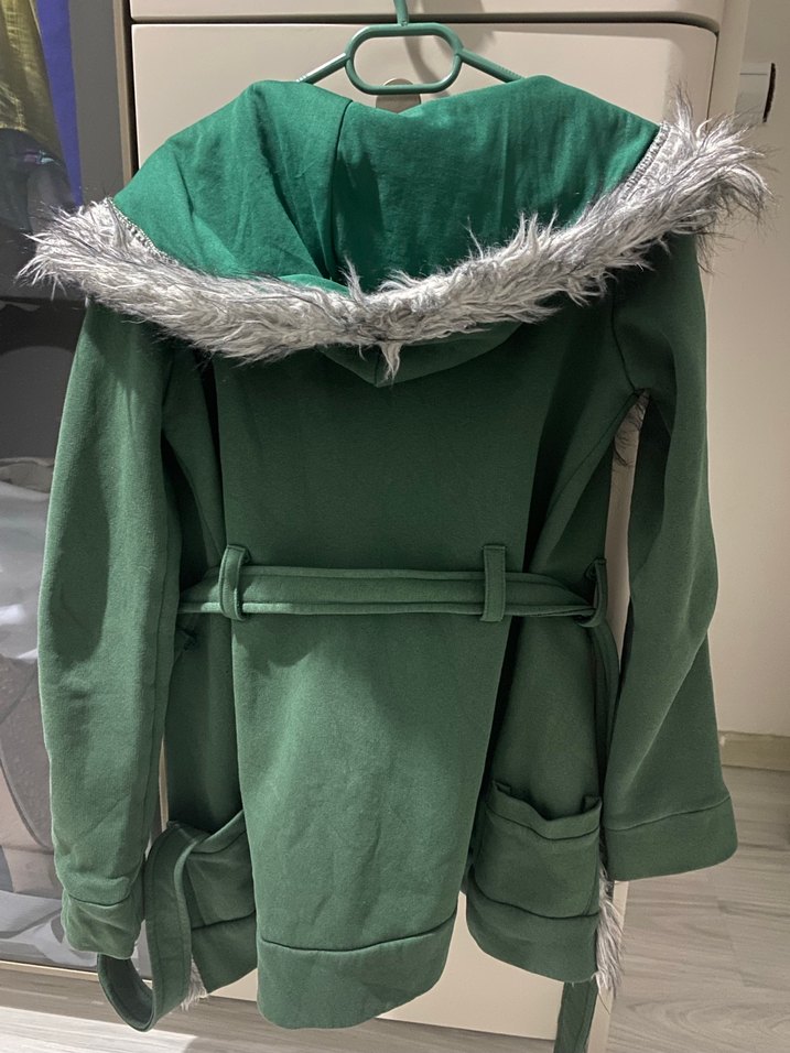 Yeşil Kürklü Kadın Midi Hırka - Görsel 3