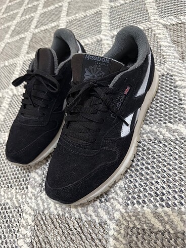 42 Beden siyah Renk Orjinal Reebok erkek ayakkabı