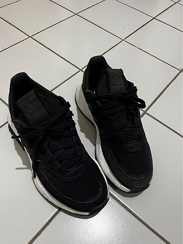 Adidas spor ayakkabı
