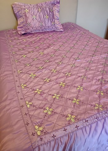 İşlemeli Parlak Mor Yatak Örtüsü - Görsel 6