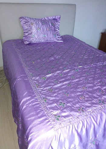 İşlemeli Parlak Mor Yatak Örtüsü - Görsel 4