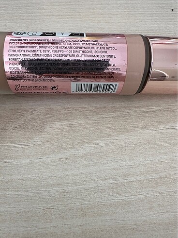 Revolution Revolution Conceal & Define Fondöten f8