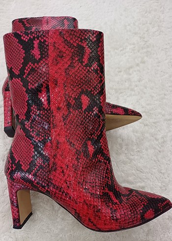 Kırmızı Yılan Derisi Desenli Kadın Topuklu Bot - Görsel 6
