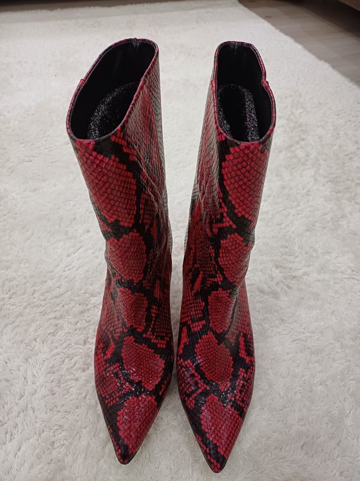 Kırmızı Yılan Derisi Desenli Kadın Topuklu Bot - Görsel 4