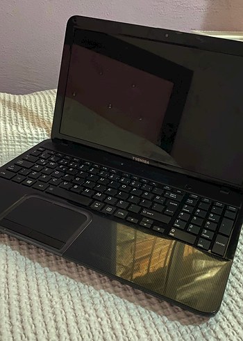 Beden Siyah Toshiba Laptop