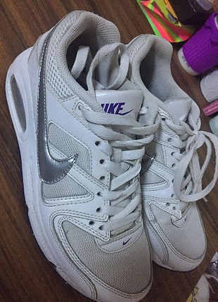 37 Beden beyaz Renk Nike beyaz air max