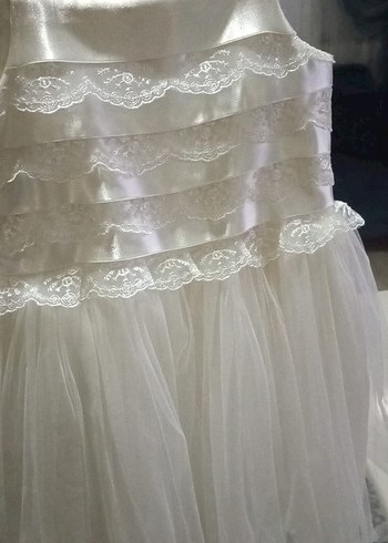 Kız Çocuk Beyaz Fırfırlı Nakışlı Elbise - Görsel 5