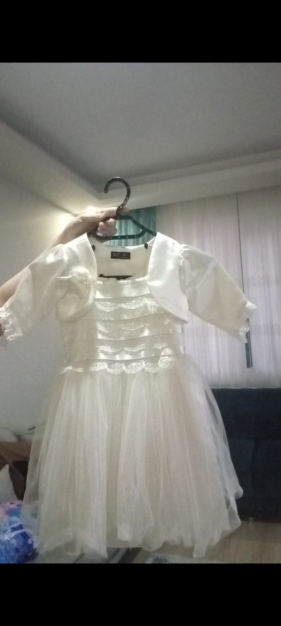 Kız Çocuk Beyaz Fırfırlı Nakışlı Elbise - Görsel 4