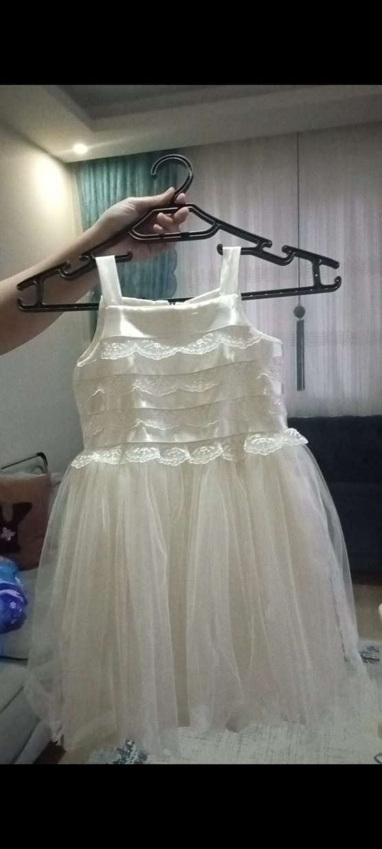 Kız Çocuk Beyaz Fırfırlı Nakışlı Elbise - Görsel 2