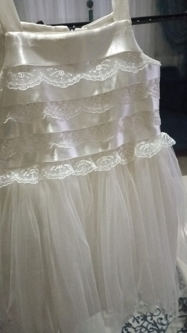 Kız Çocuk Beyaz Fırfırlı Nakışlı Elbise - Görsel 5