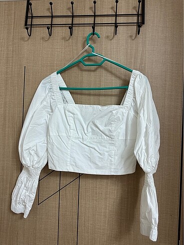 Twist Beyaz Crop Bluz