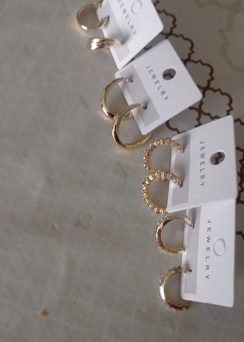 Accessorize Zincir Detaylı Mini Altın Küpeler