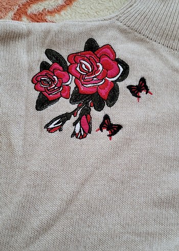 Nakışlı Boğazlı Bej Kadın Triko Kazak - Görsel 4