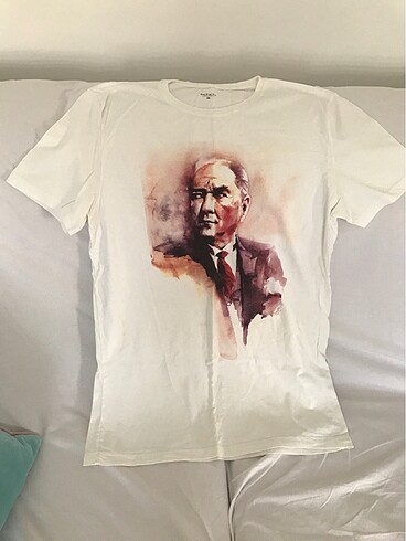 Atatürk baskılı tshirt