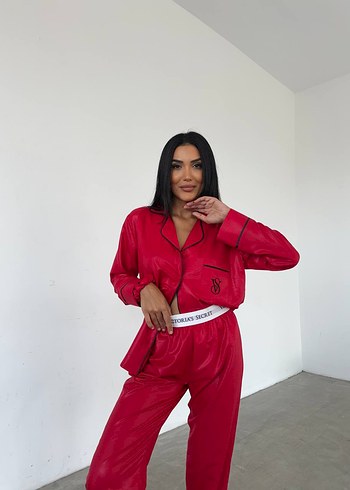 Victoria s Secret Müşterisini bekliyor