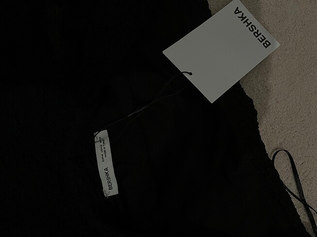 m Beden siyah Renk Bershka Siyah Elbise