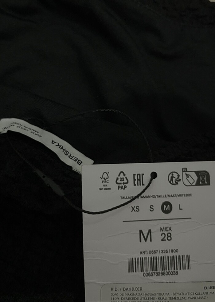 Bershka Siyah bel detaylı elbise - Görsel 5