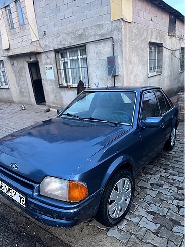 UCUZA ARAÇ FORD ESCORT 1.6 1983 model