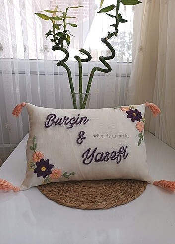 Punch nakışlı isimli kırlent kılıfları