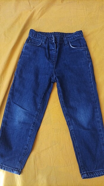Kız çocuk 3 4 yaş yeni gibi hasarsız kot pantolon jeans