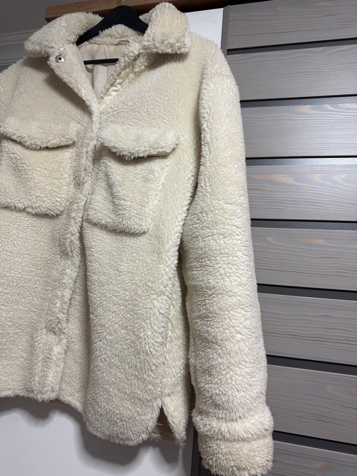 Beyaz Peluş mont - Görsel 4